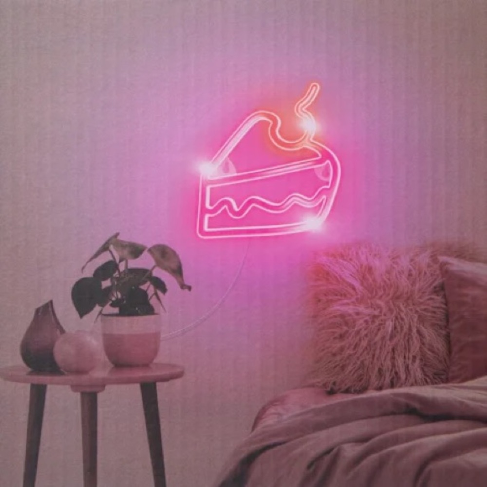 Cake LED Wall Light 🍰 - Picture 3 of 3